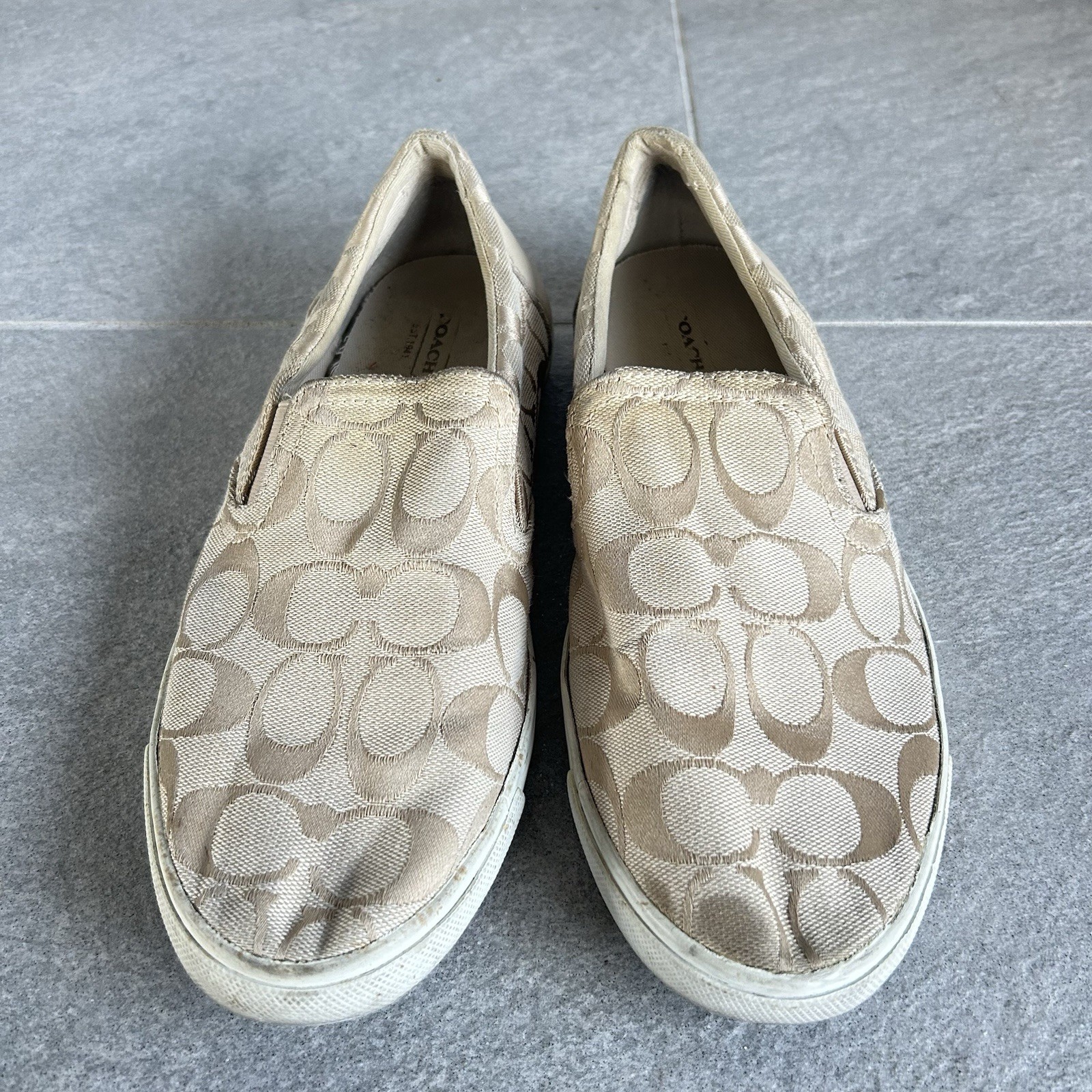 Coach Alegra Light Brown Signature Slip-On Sneaker Size Women’s 8.5US/39EU