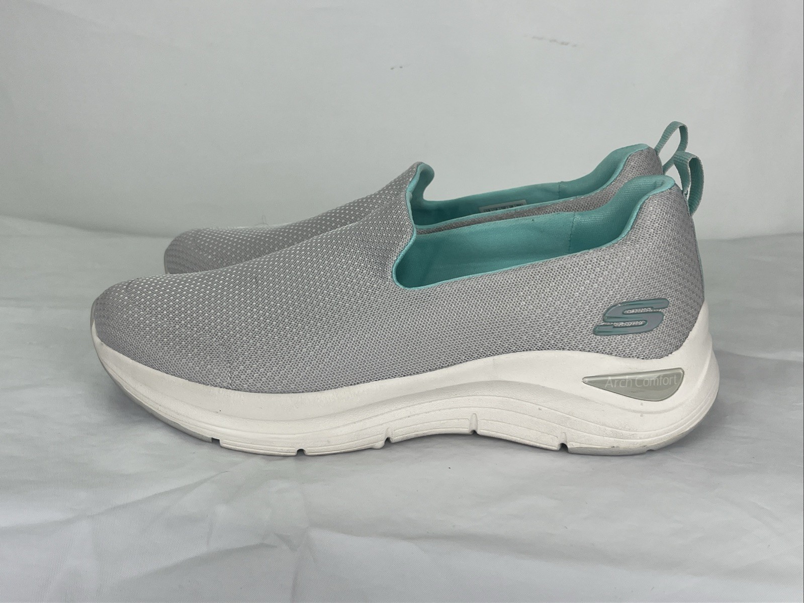 Skechers Arch Comfort Shoes Womens Size 10 Slip On Walking Sneakers 56126