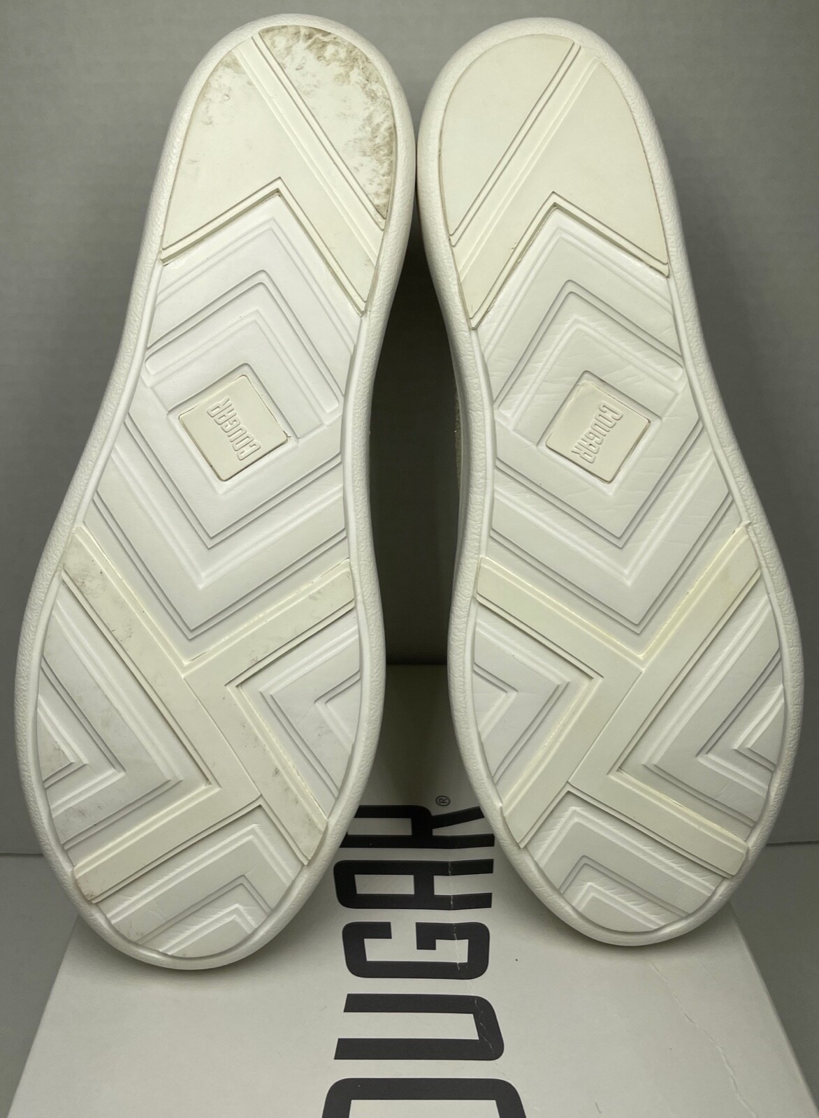 Woman Casual Shoes Size 7 – Cougar Comfort Flat Gold – New Good Condition