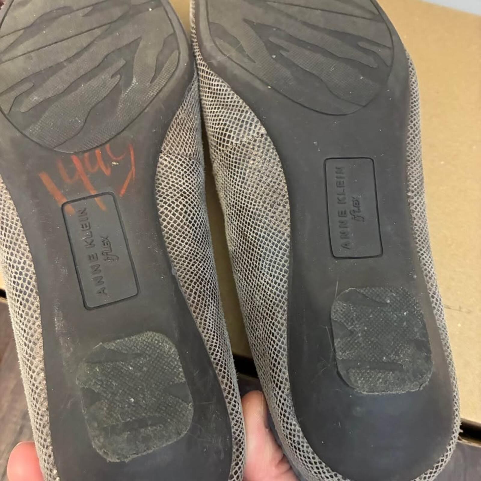 Anne Klein Sport Flex Gray Textured Ballet Flats Womens Size 7M Metal Buckle