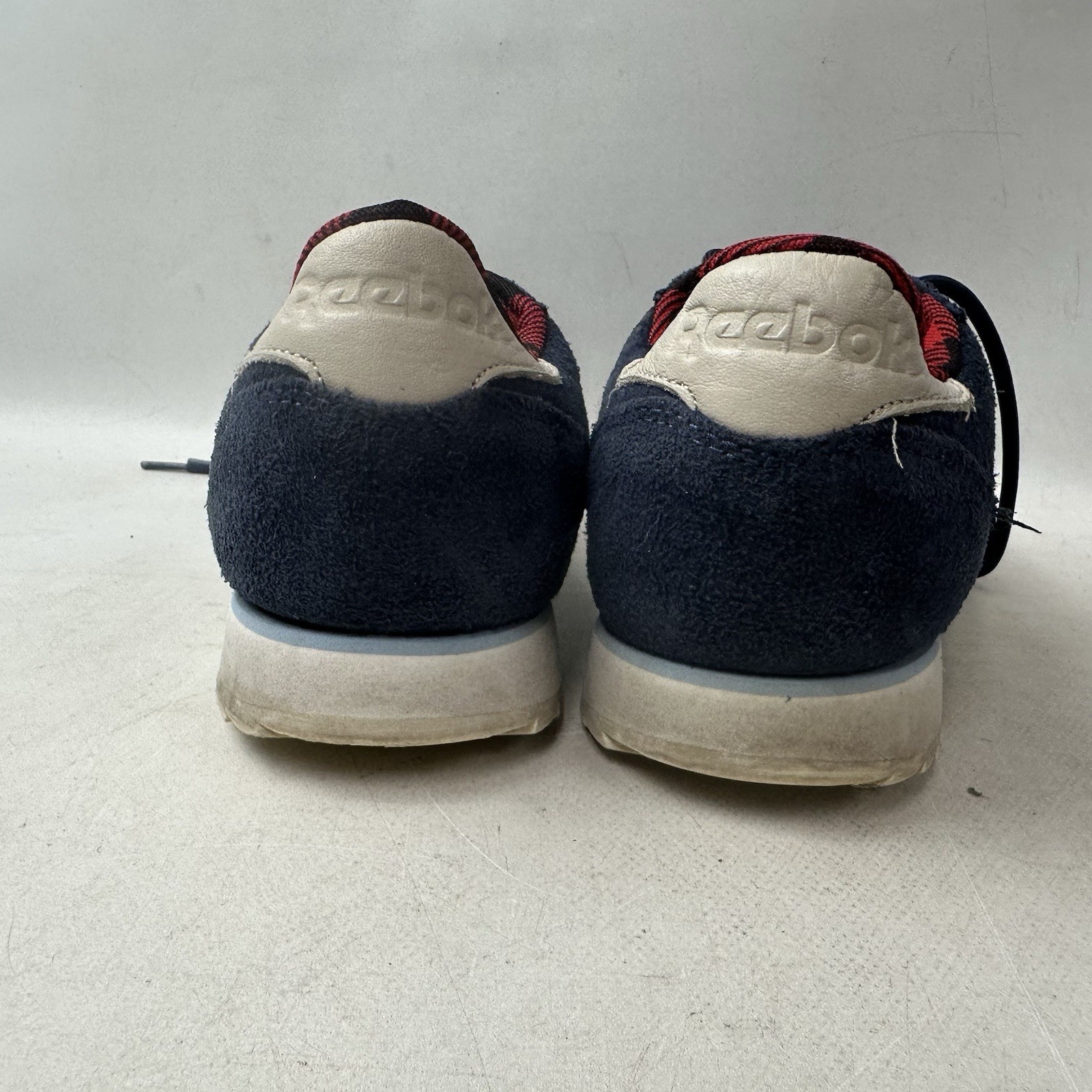 Reebok Classic Womens 8 Laced Sneakers Blue Sued Thinsulate Lined Tennis Shoes