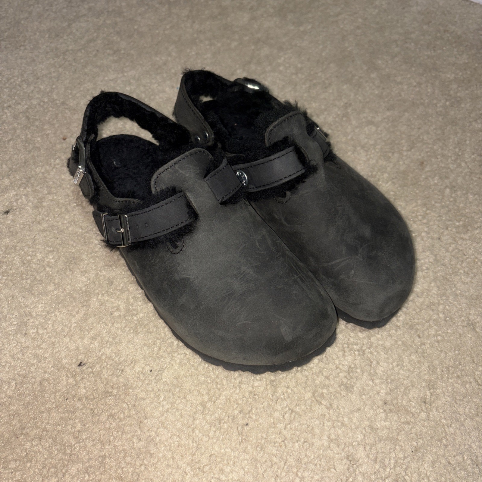 Birkenstock Tokio Shearling Black Natural Leather oiled clogs – US Women size 4