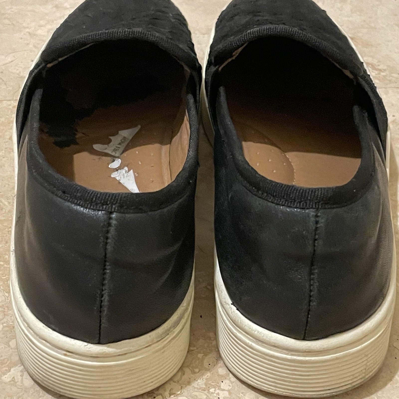 SOFTT Black Minta Leather Slip On Sneaker Sz 8M