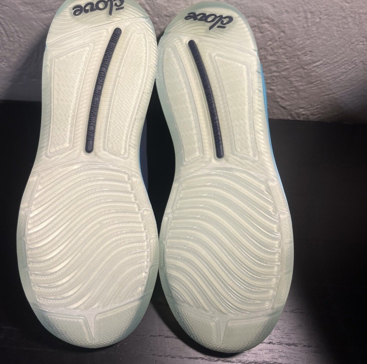 Clove Ombré Sole Unisex Nursing Shoes Women Size 9.5 Men Size 8