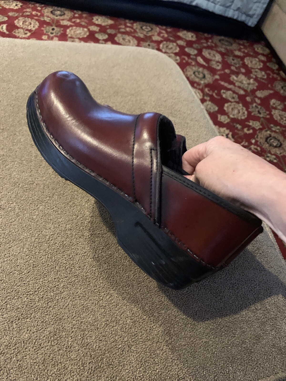Women’s Size 39 (8.5-9) M Dansko Cherry Mahogany Red Professional Clogs (TD)