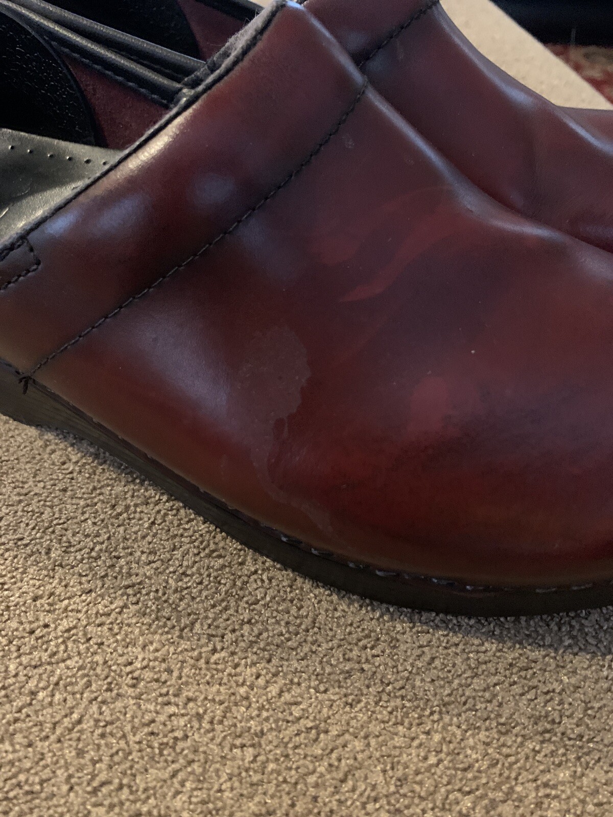 Women’s Size 39 (8.5-9) M Dansko Cherry Mahogany Red Professional Clogs (TD)