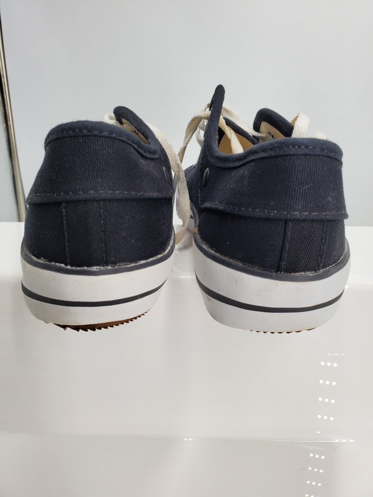 Genuine Tomy Takkies Sneakers Low Top Teens SZ 2 UK, 4 US Black