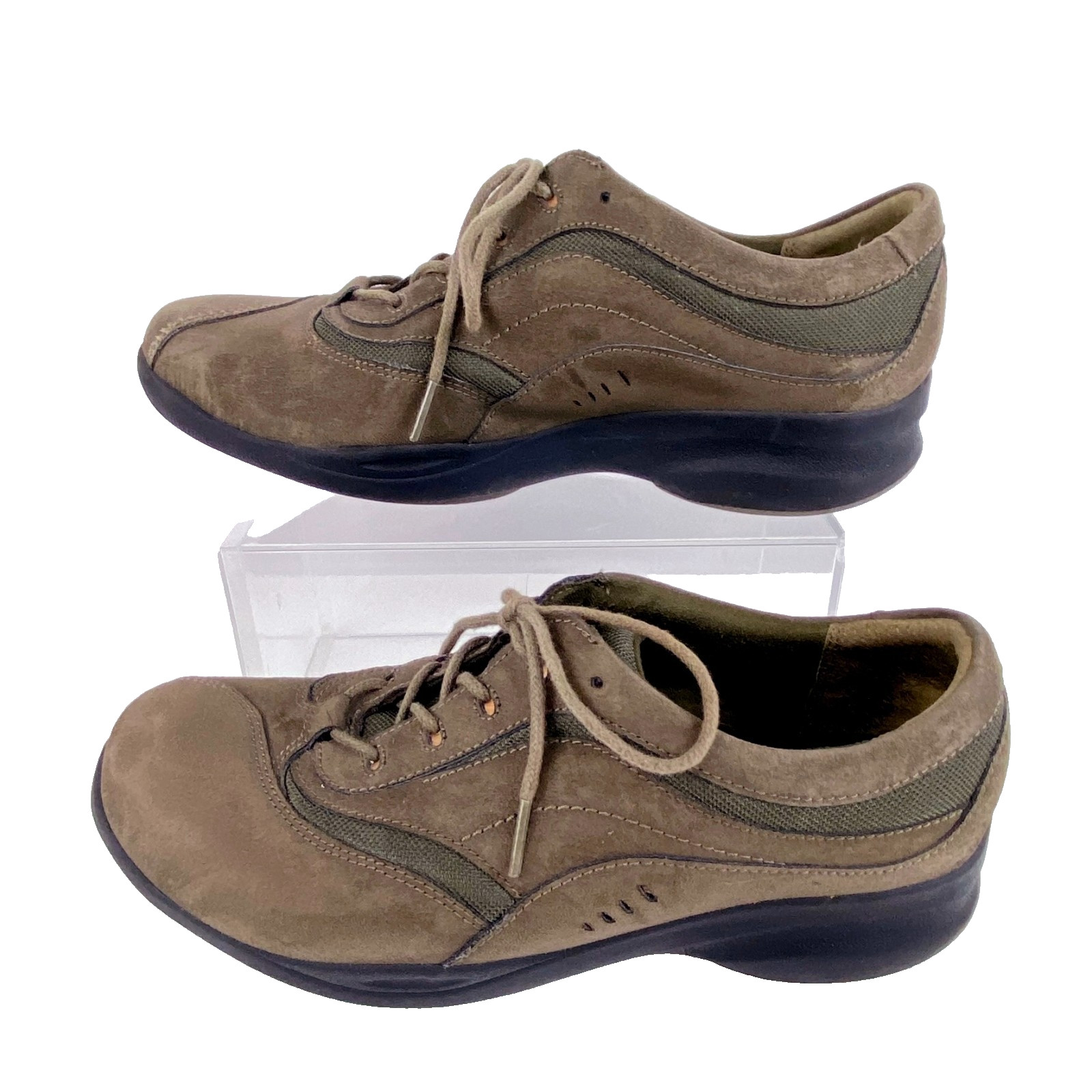 Clarks Nubuck Leather Oxfords Women’s 8.5 W Brown Walking Comfort Shoes Hiking
