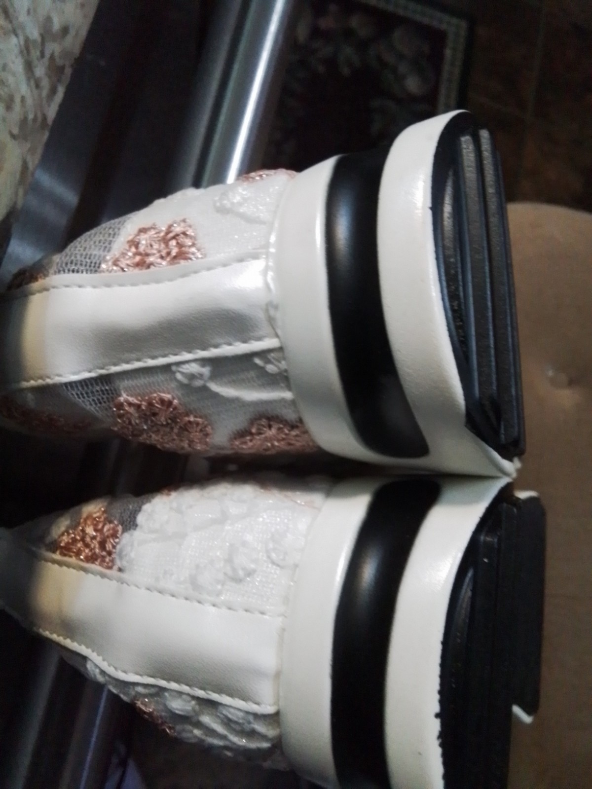Unbranded Woman’s Embroidered Mesh Slip On Platform Sz US 9 Euro 40