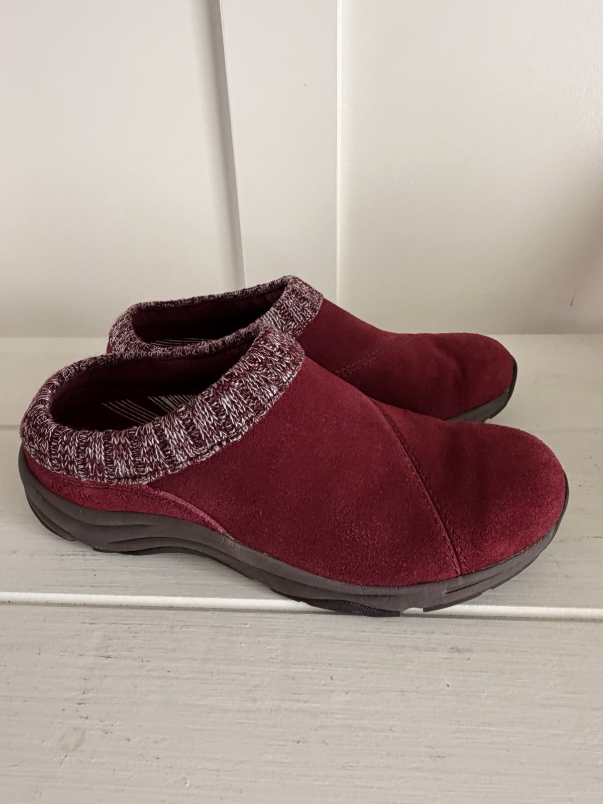 Vionic Sz8 Wide Action Arbor Suede Slip On Orthotic Clogs Wine Burgundy EUC Wom