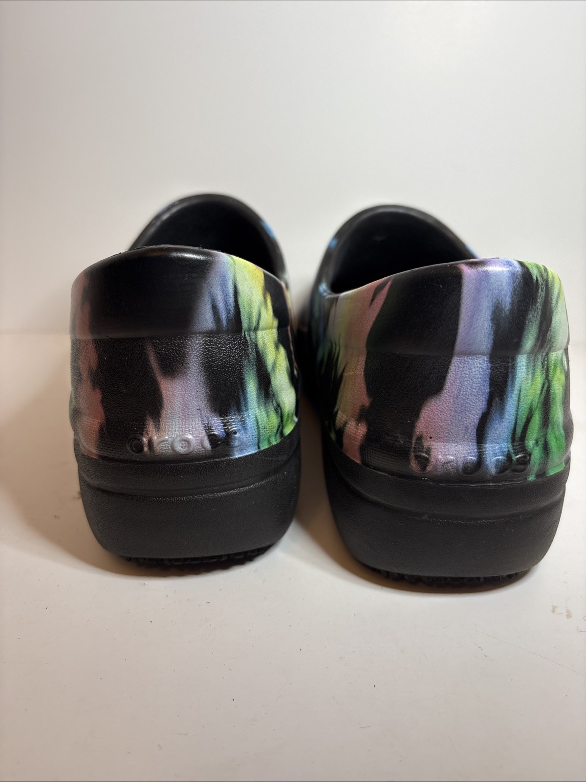 Crocs Neria Pro II Tie Dye Clogs Women’s Size 7 Slip Resistant EUC