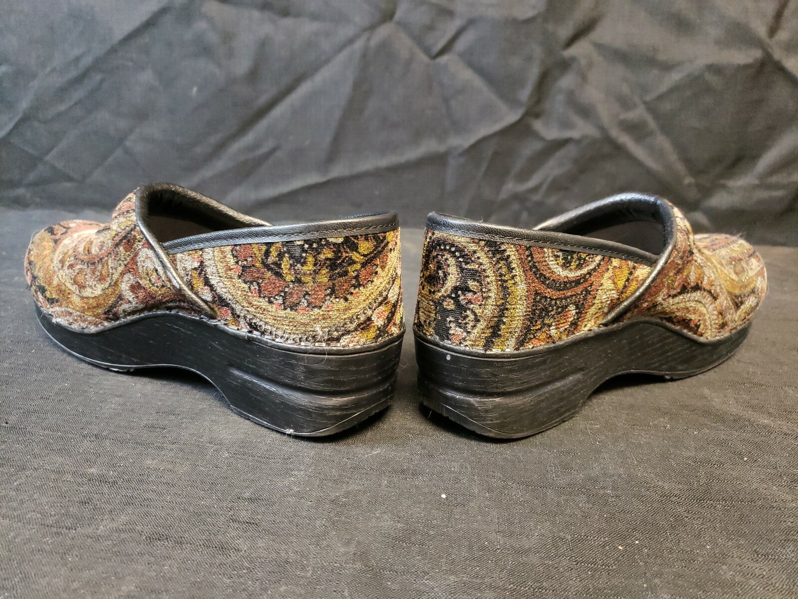 Dansko Comfort Clogs Sz 38 Medical/Nursing Vegan sparkly Tapestry cloth shoes