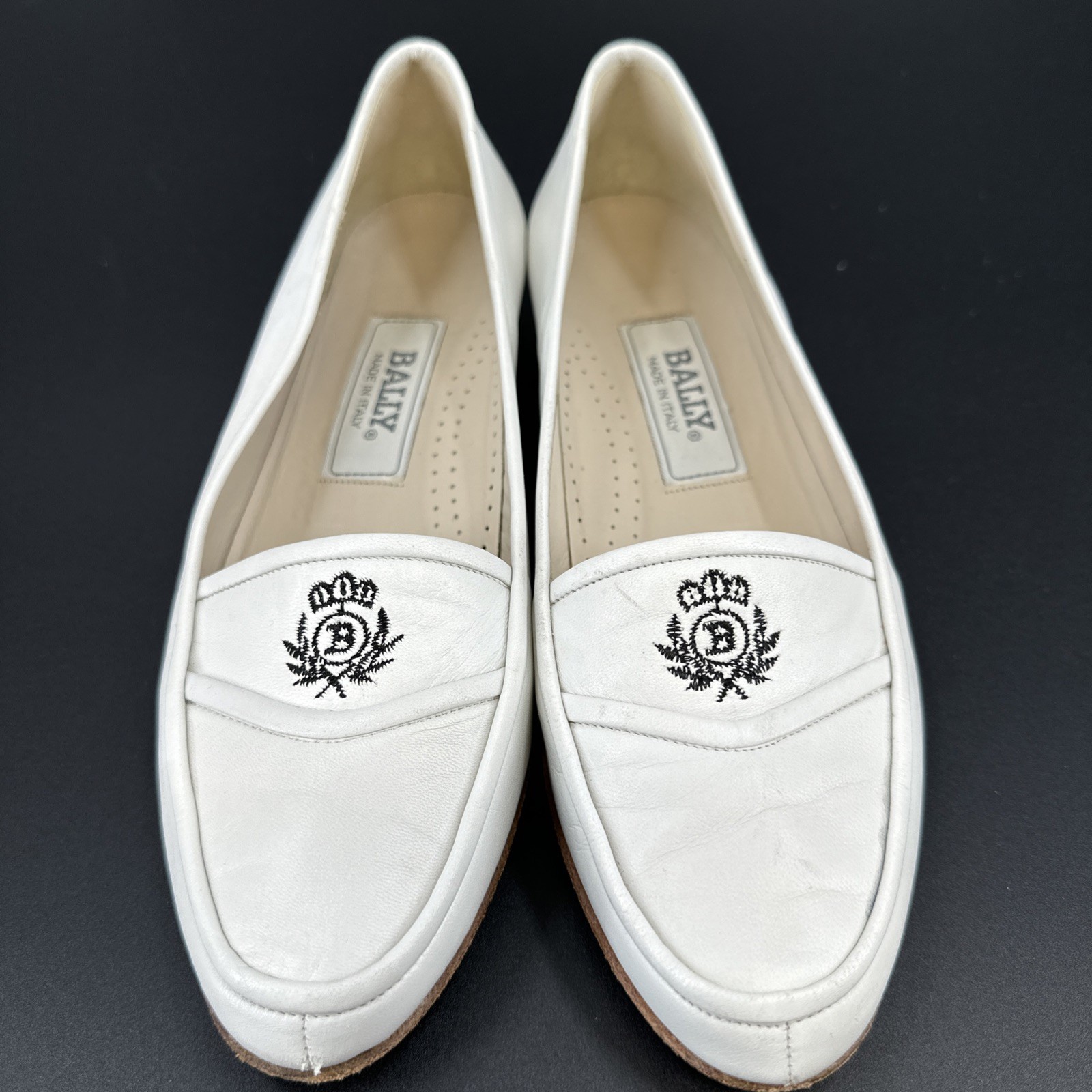 BALLY Womens White Leather Court Shoes Sz 8 Elegant Low Heel Comfortable Classic
