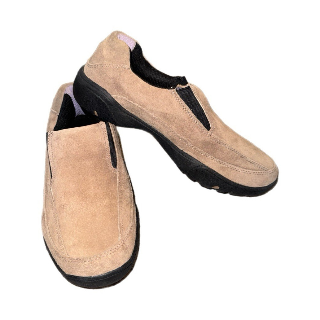 Nevados women’s Size 9 Beige Suede Slip-On Casual Shoes Black Rubber Sole