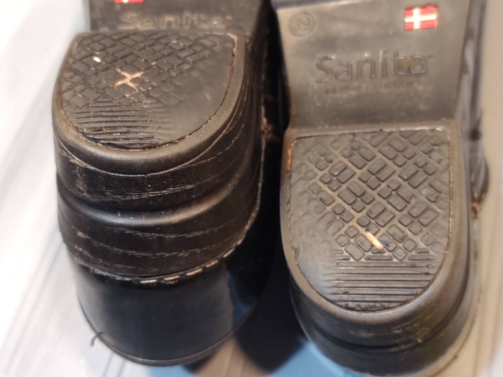 Sanita Professional The Original Danish Black Leather Shimmer Clogs Women 39/8.5