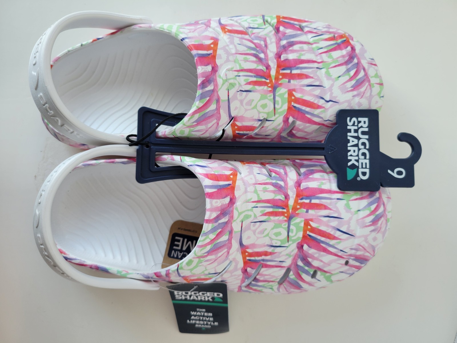 Rugged Shark Water Shoes size 9 Ladies floatable washable comfortable clogs