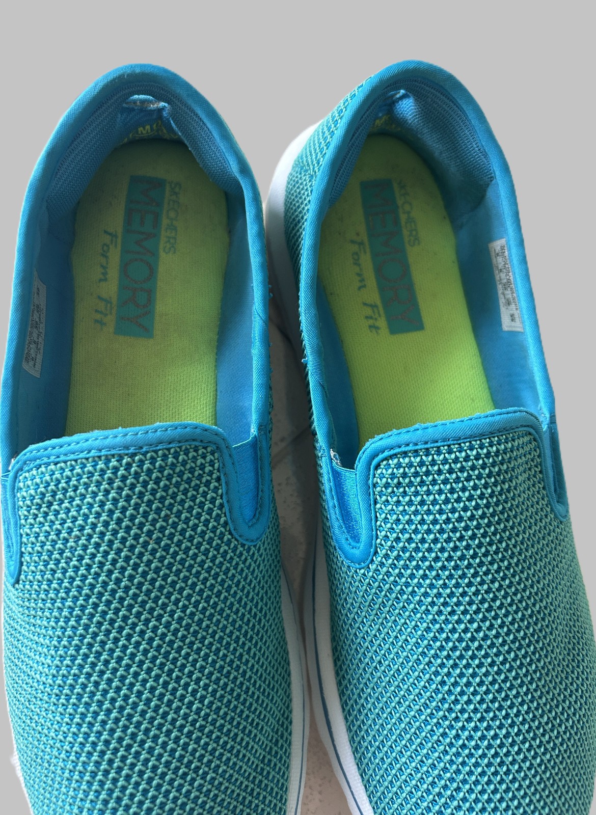 Skechers Go Walk Memory Foam Fit Slip-on Shoes Size 9M in Turquoise