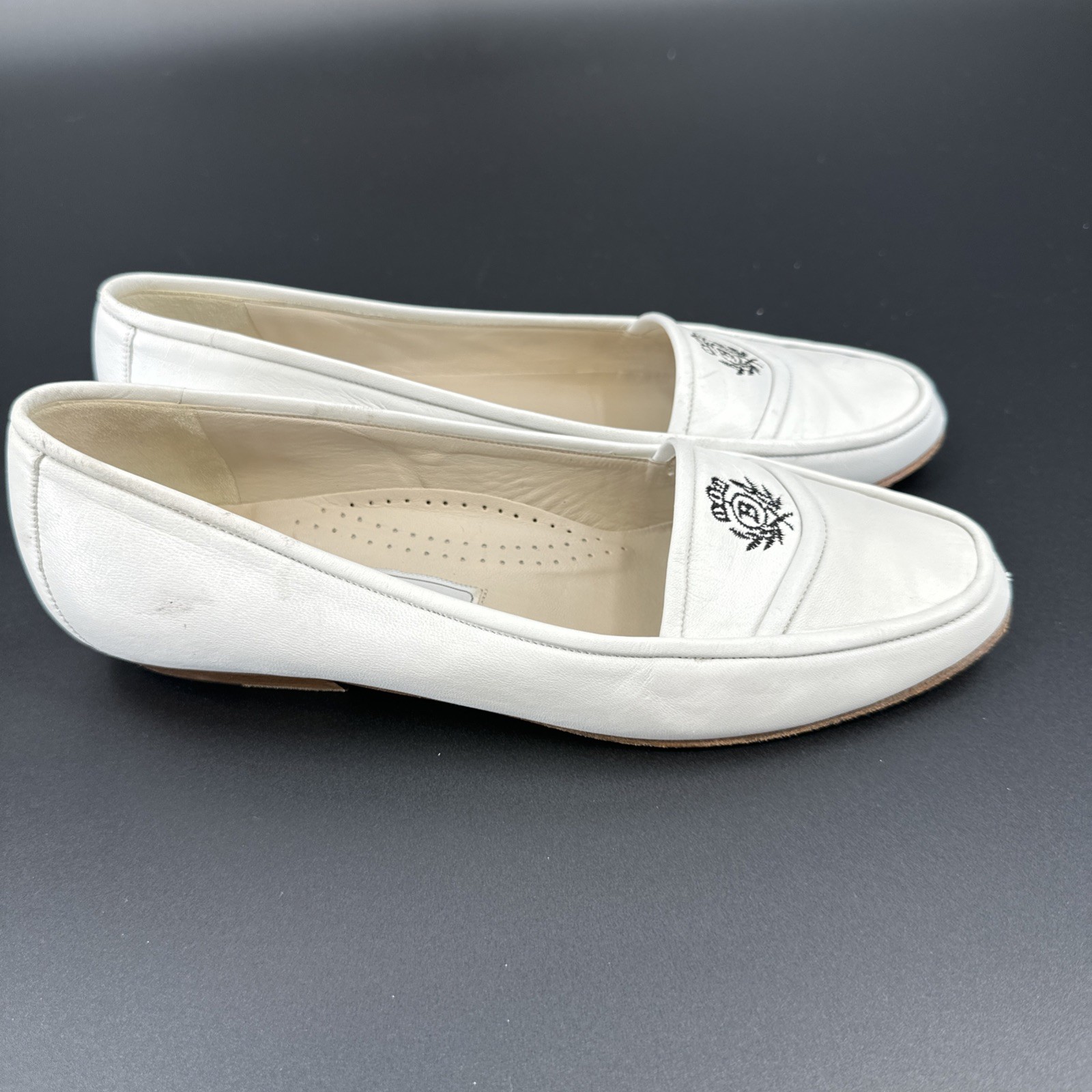 BALLY Womens White Leather Court Shoes Sz 8 Elegant Low Heel Comfortable Classic
