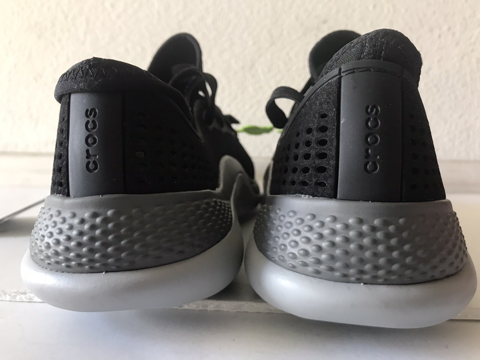 WOMEN’S CROCS BLACK/SLATE GREY LITERIDE 360 PACER SNEAKERS SHOES SIZE 10 NWT