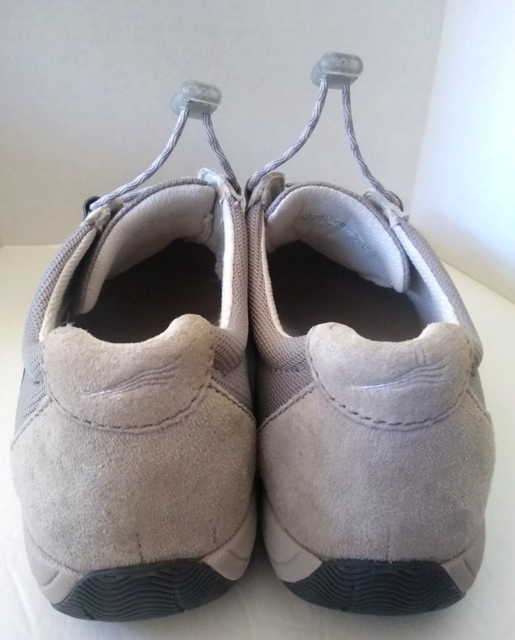 Dansko Henriette Tennis Shoes Women’s Size 8 Grey Suede Sneakers Quick Lace