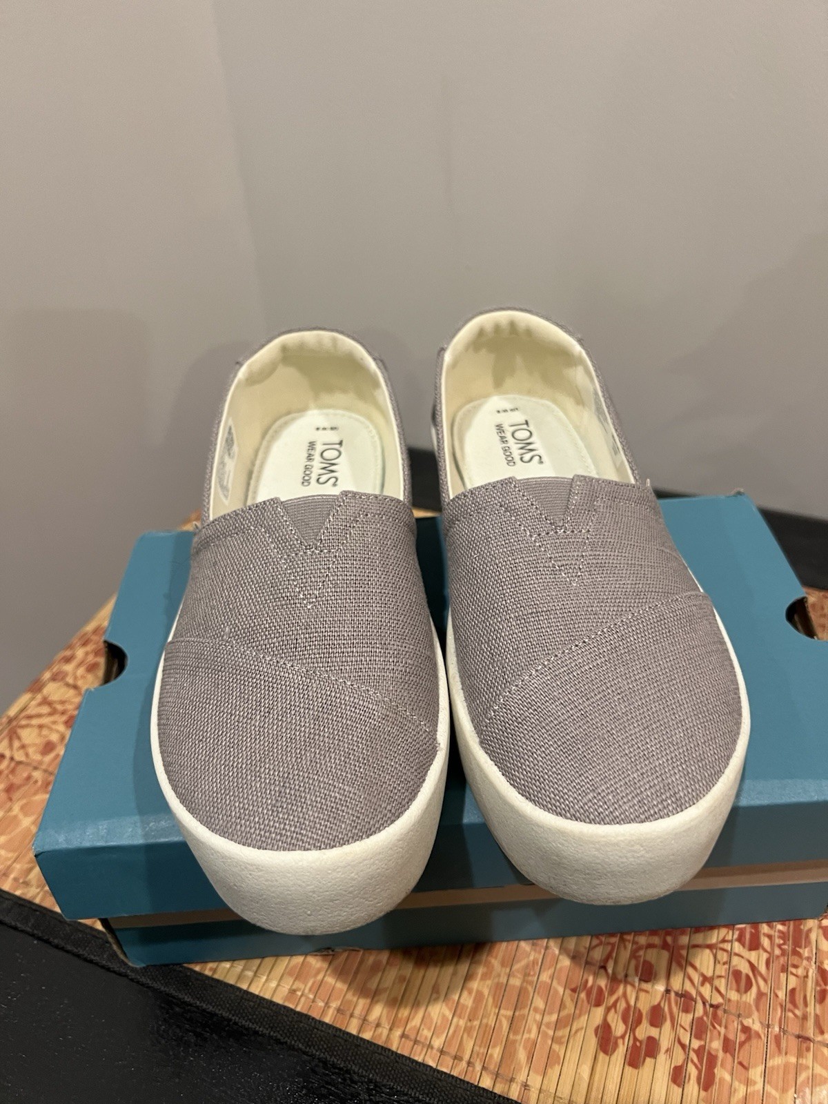 TOMS Women’s Verona Platform Slip On Sneakers Shoes Dove Grey Sz 8 Canvas W/Box