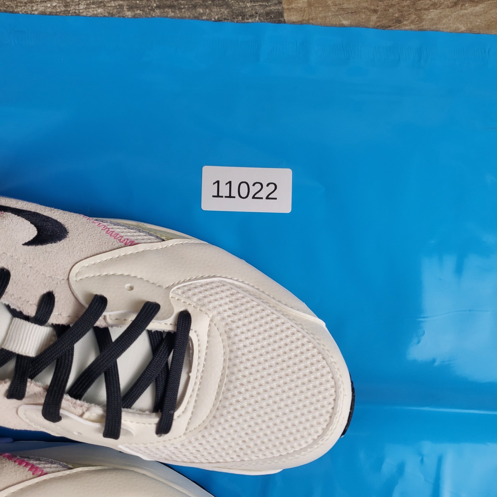 Nike Air Max Excee Womens Running Shoes Sz 11 Off White Lace Up Comfort Sneakers