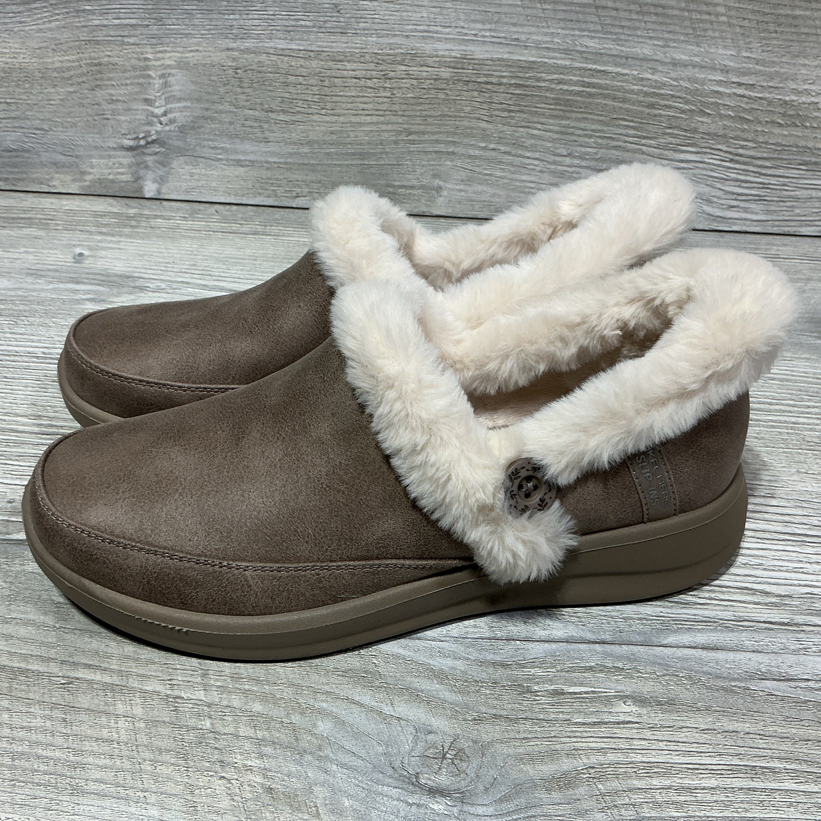 Skechers Womens Size 7.5 Cozy Escape Hands Free Slip Ins Slippers Chestnut Tan