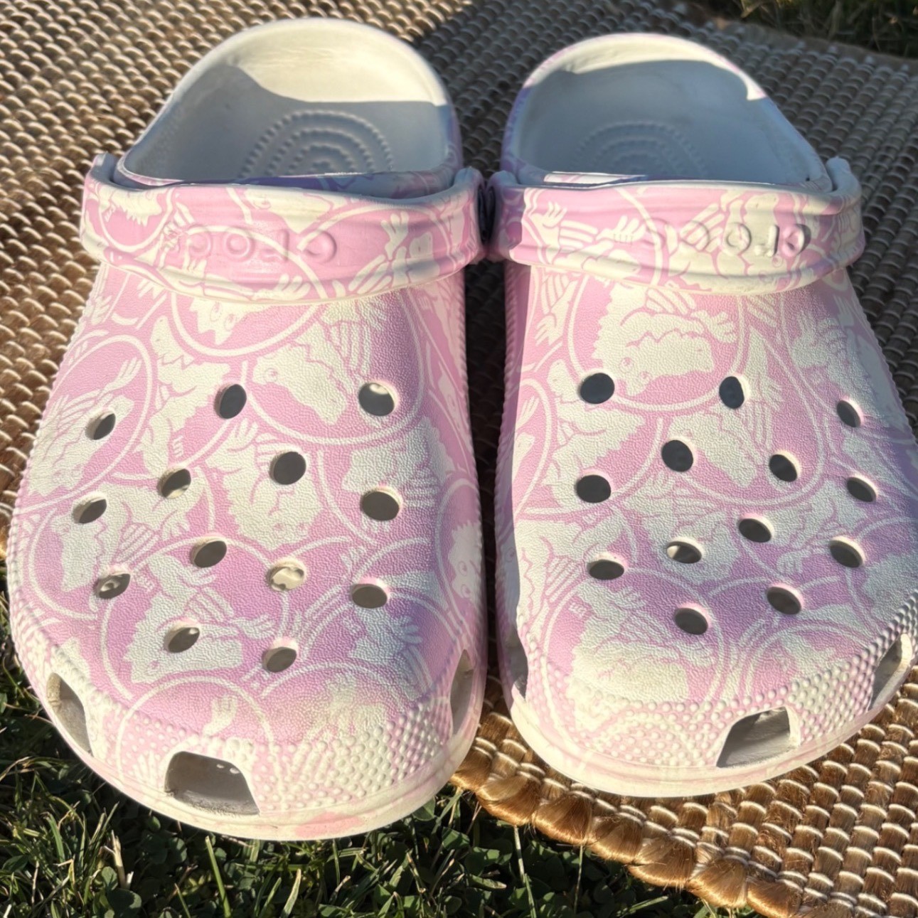 Crocs Classic Clog Pink White Graphic Print Slip On Shoes Womens 8 Mens 6