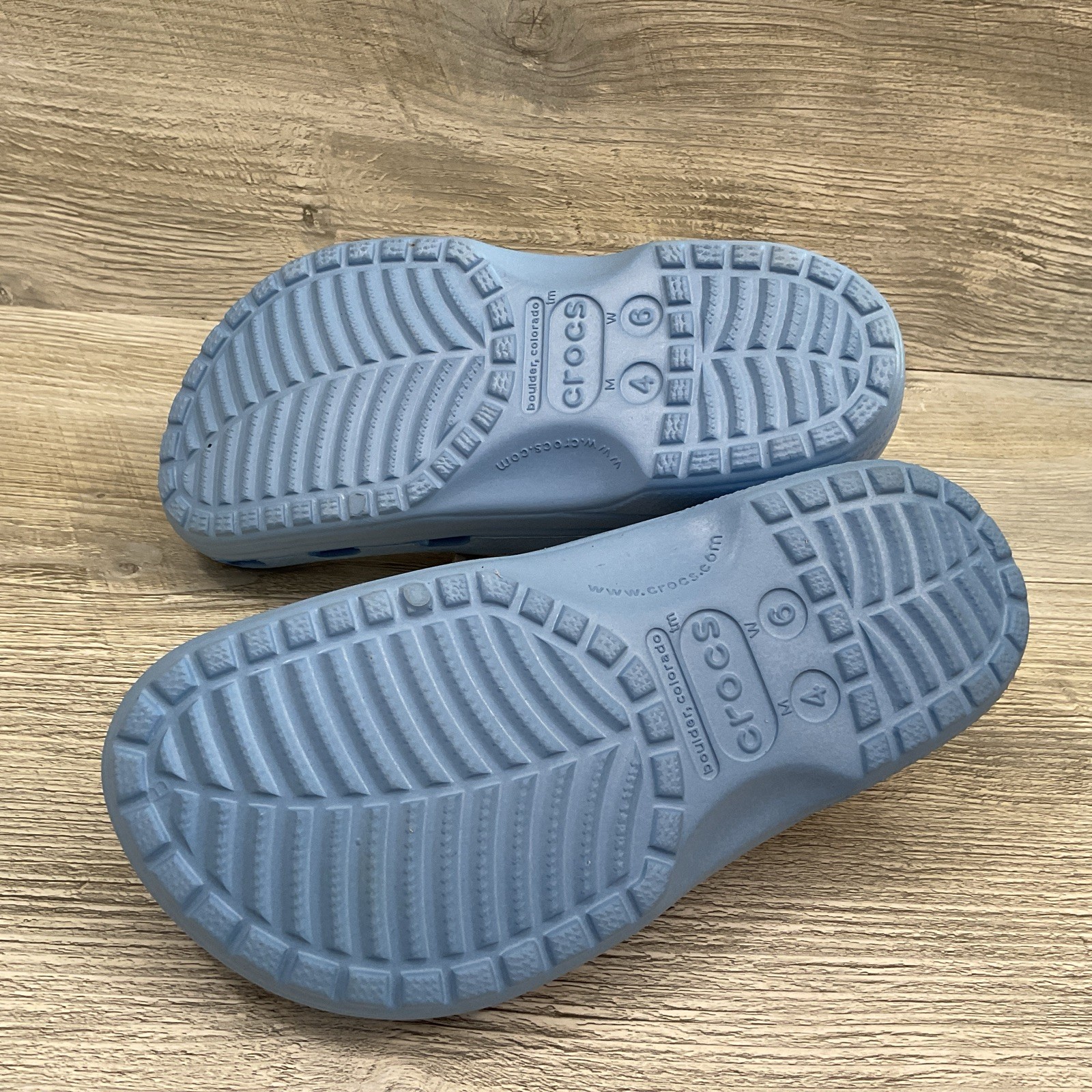 Crocs Islander Leather Outdoor Washable Boat Shoes Blue Biege Women’s Size 6 NEW