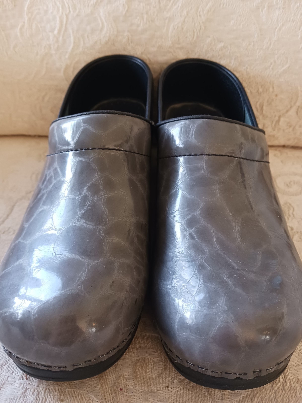 Sanita The Original Danish Clogs Gray Animal Print Leather Sz 38 EU 8 US Shoes