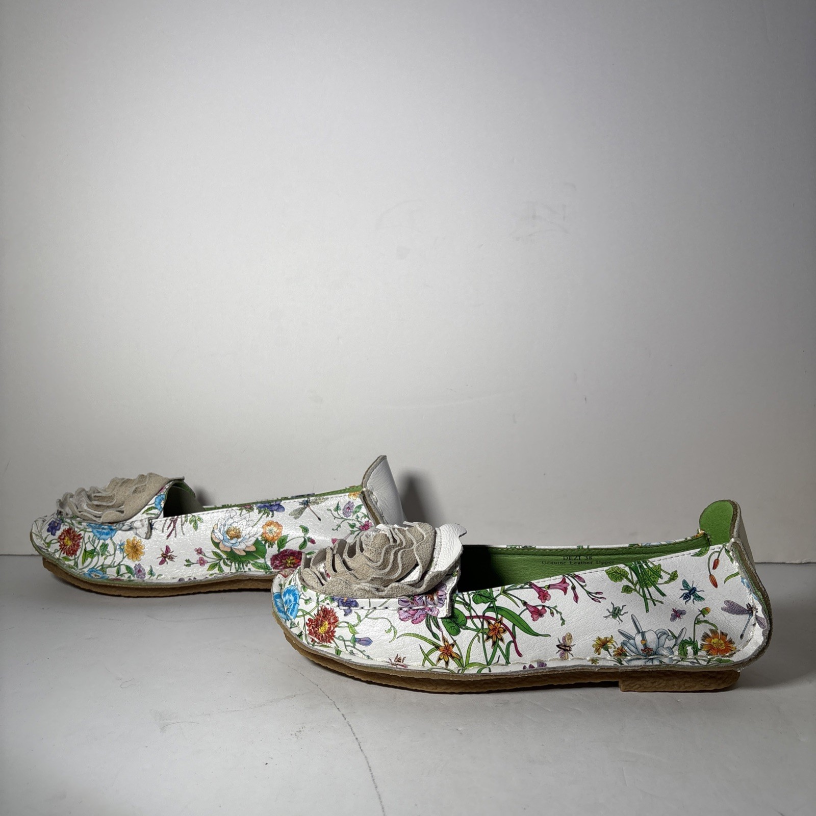 SIZE 7.5 – 8 L’ARTISTE DEZI-GARDEN SHOES WHITE MULTI
