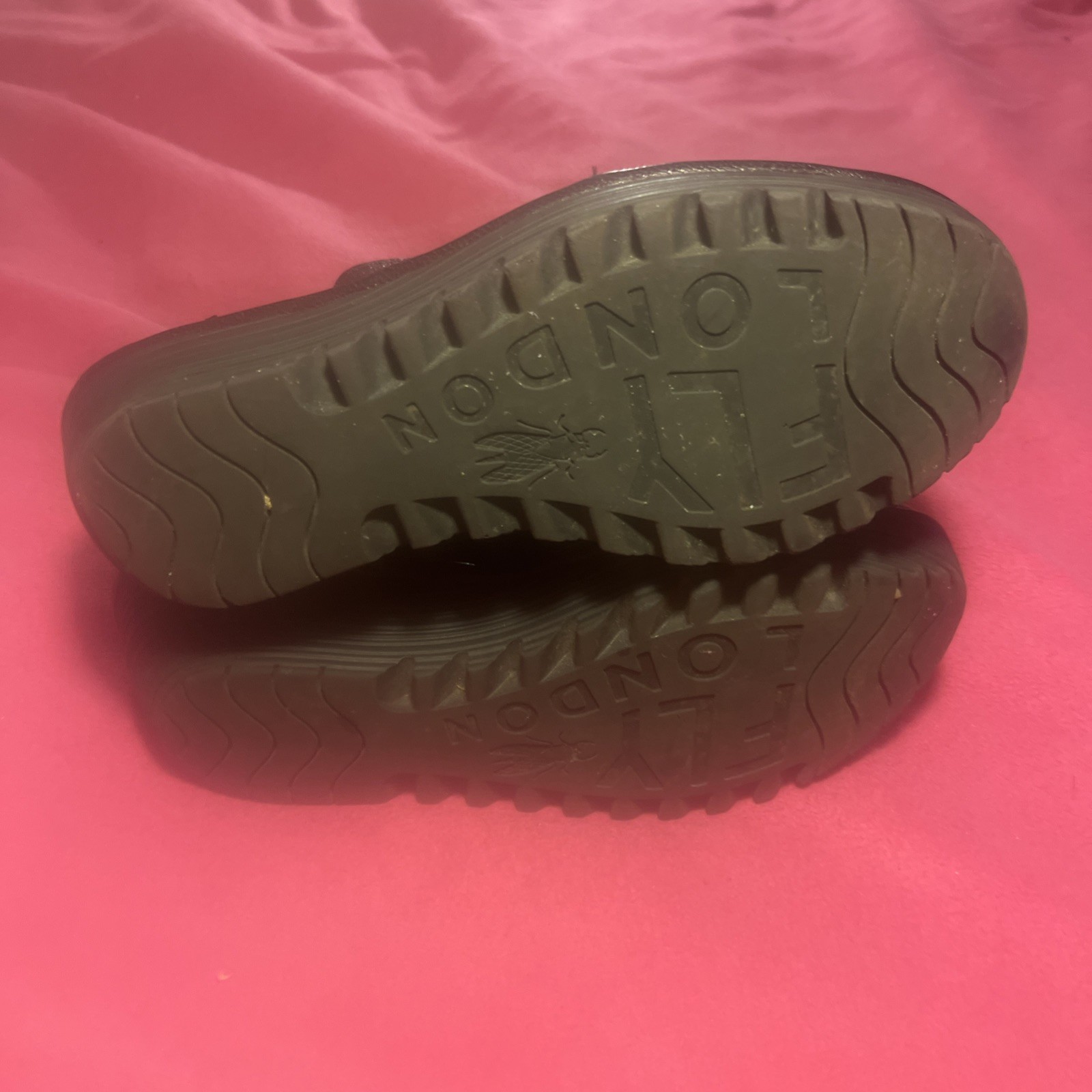 Women’s FLY LONDON Yogo Platform WEDGE Criss Cross Mary Jane Black Shoe 38/7