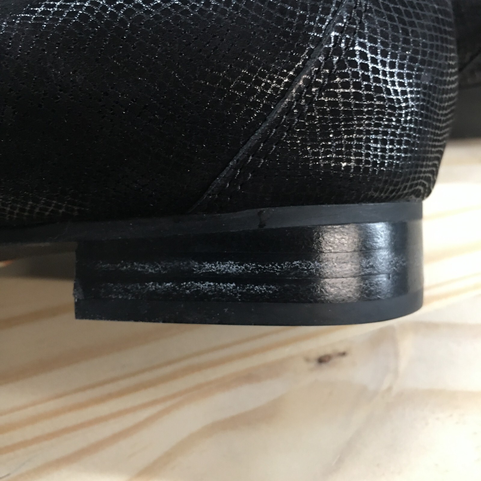 Unstructured by Clarks Shoes Womens 8.5 M Slip On Black Almond Toe Casual