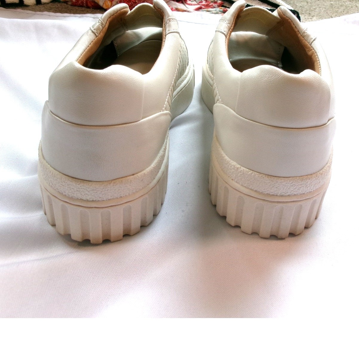 Clarks Mayhill Bay Slip On Sneakers Cream Leather Woven Women’s Size 9