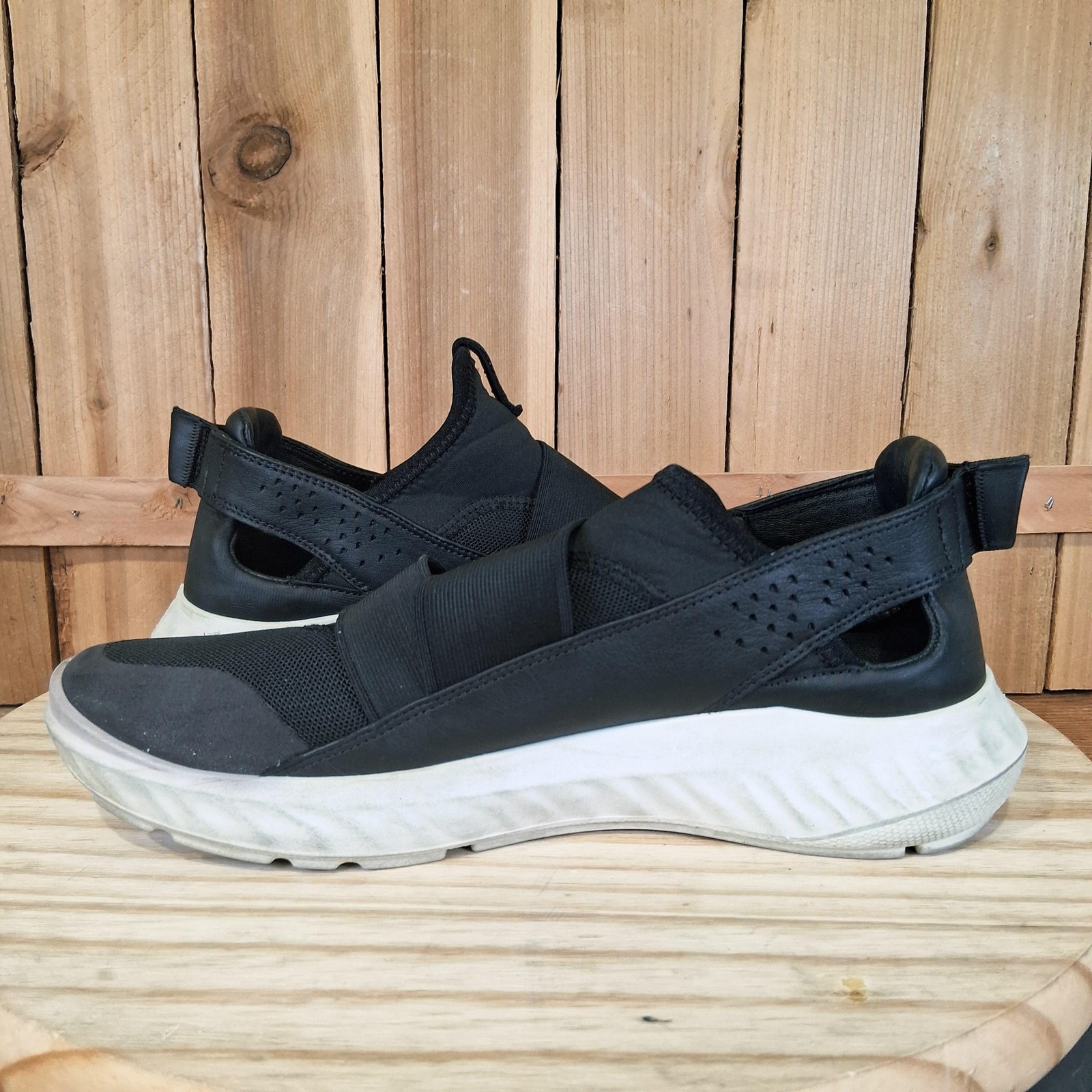 ECCO ST.1 Shoes Womens 8 Black Leather Slip On Strap Comfort Walking Sneakers