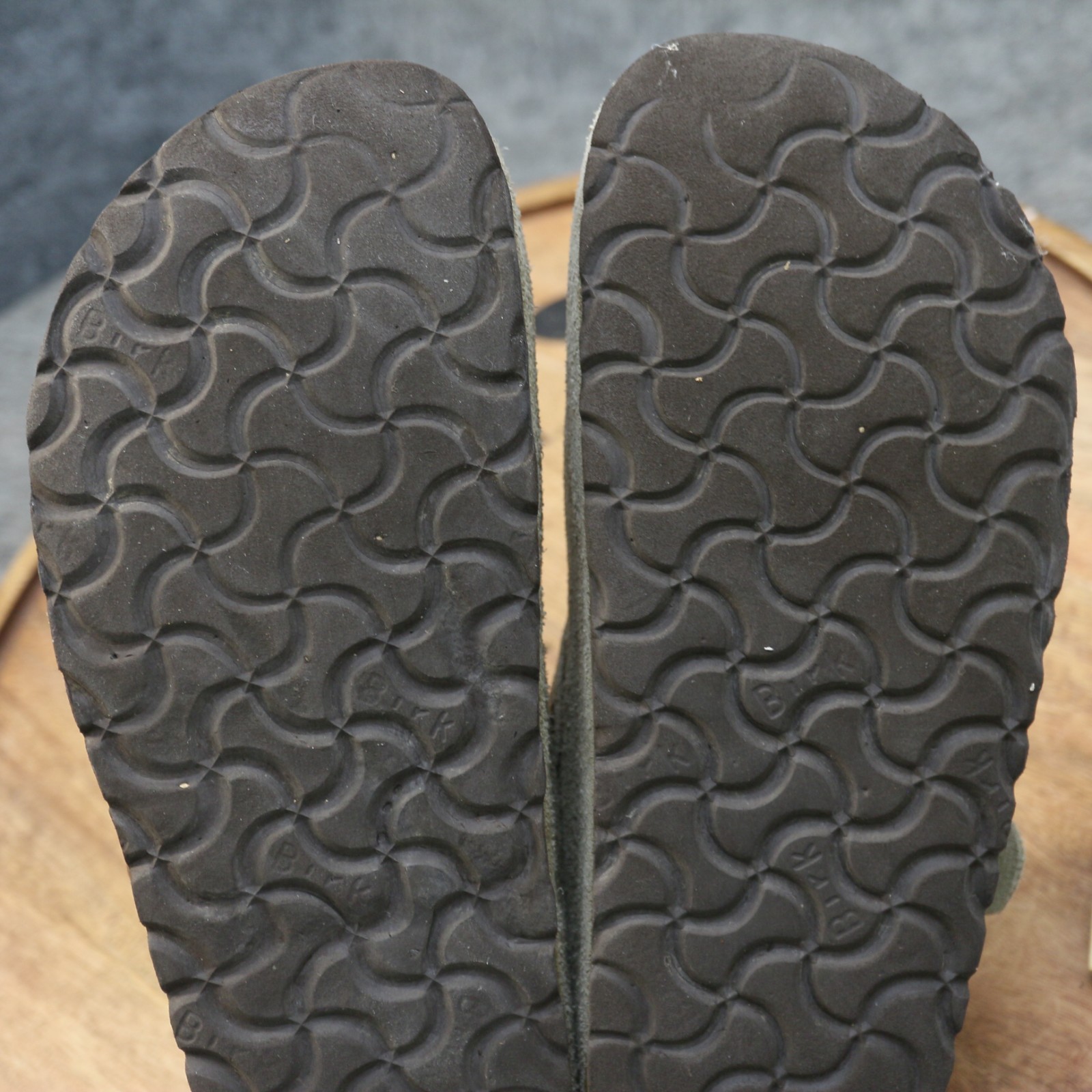 Birkenstock Boston Soft Footbed Taupe Suede Leather Clogs Womens 36 US 5 Narrow