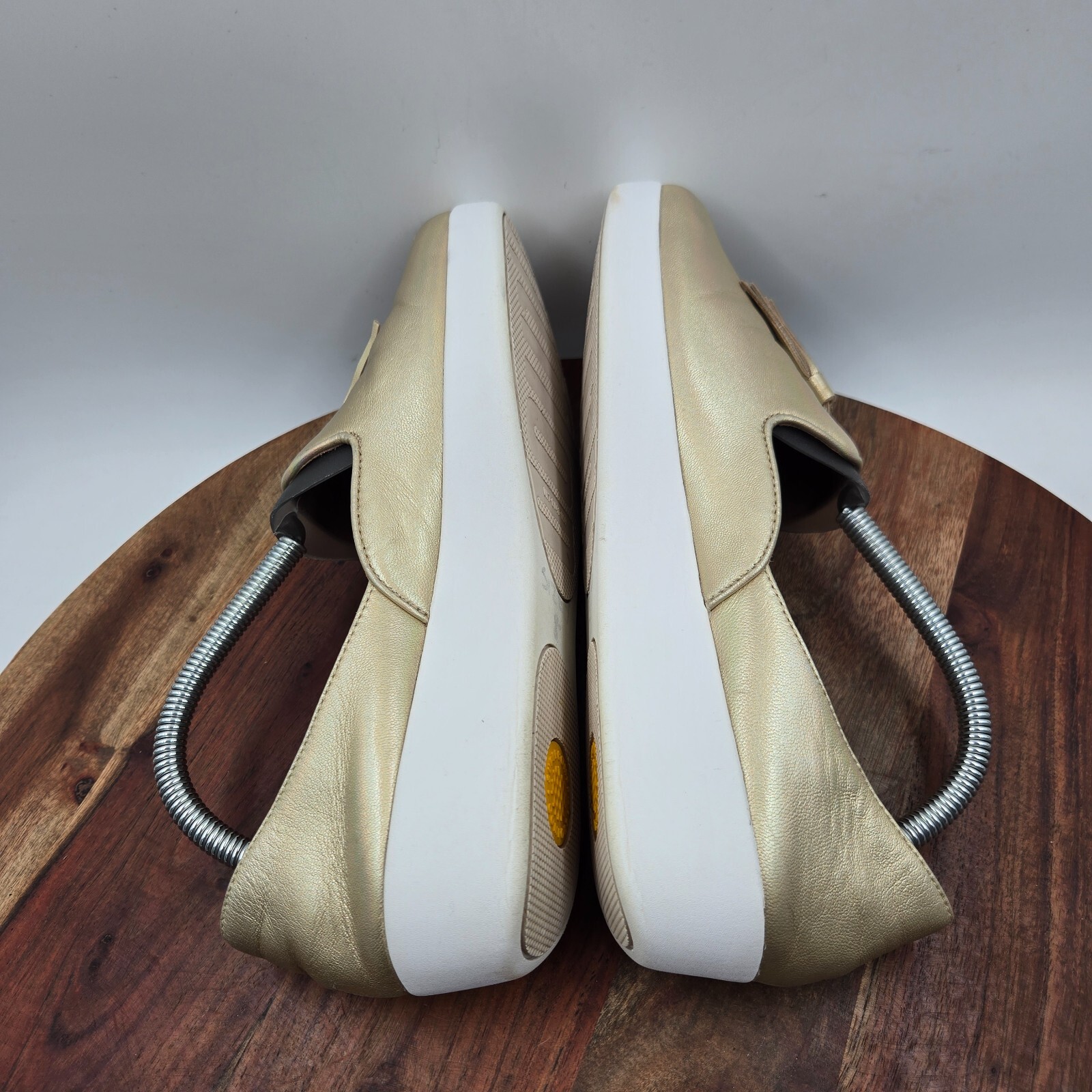 FitFlop Superskate Shoes Women’s 9 Gold White Leather D’orsay Loafers Tasseled