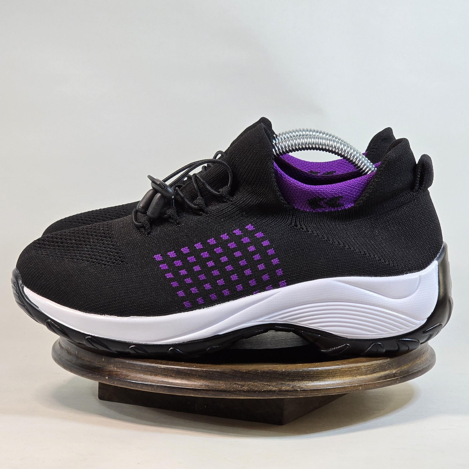 ComfortWear Shoes Womens Size 8 Slip On Lightweight Walking Sneakers