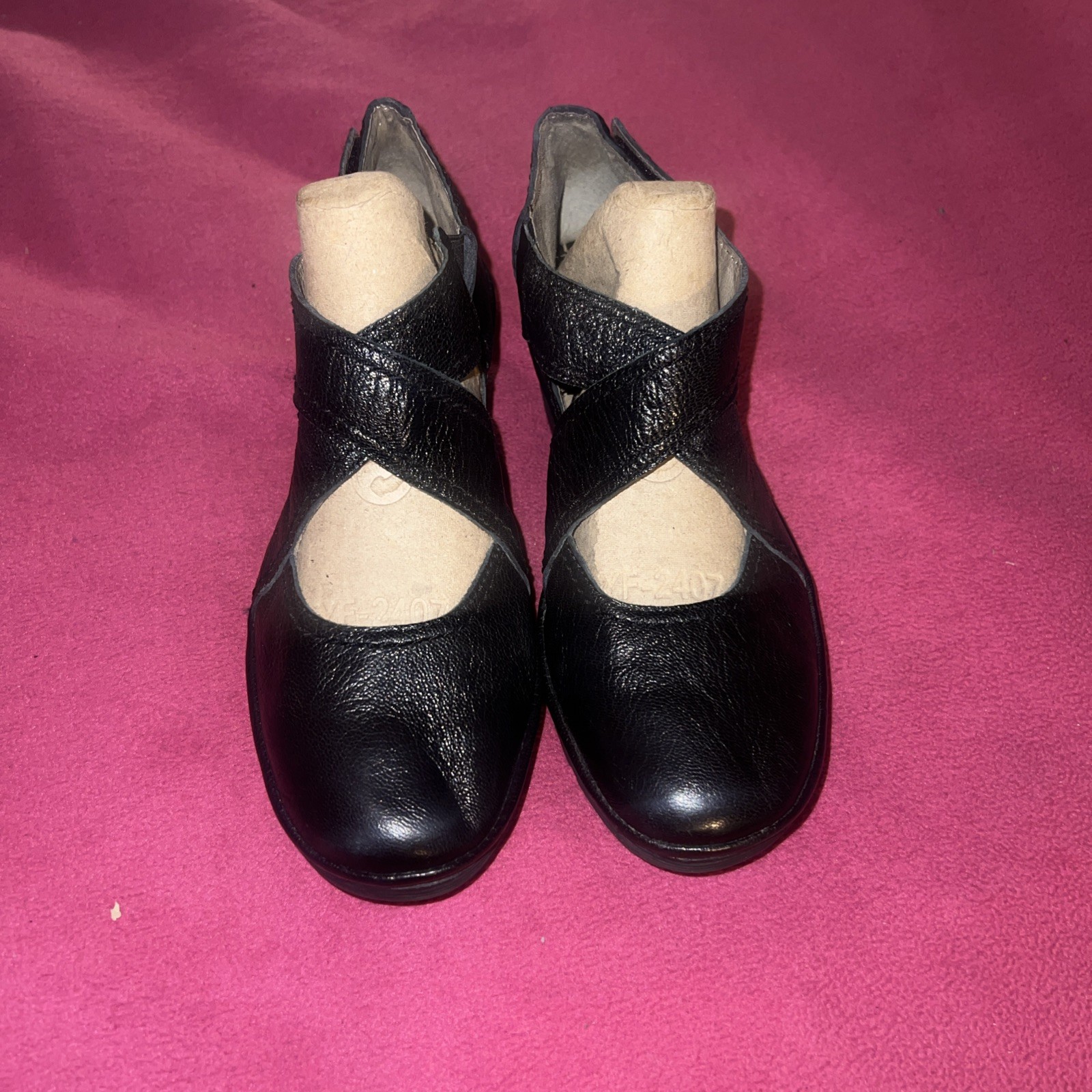 Women’s FLY LONDON Yogo Platform WEDGE Criss Cross Mary Jane Black Shoe 38/7