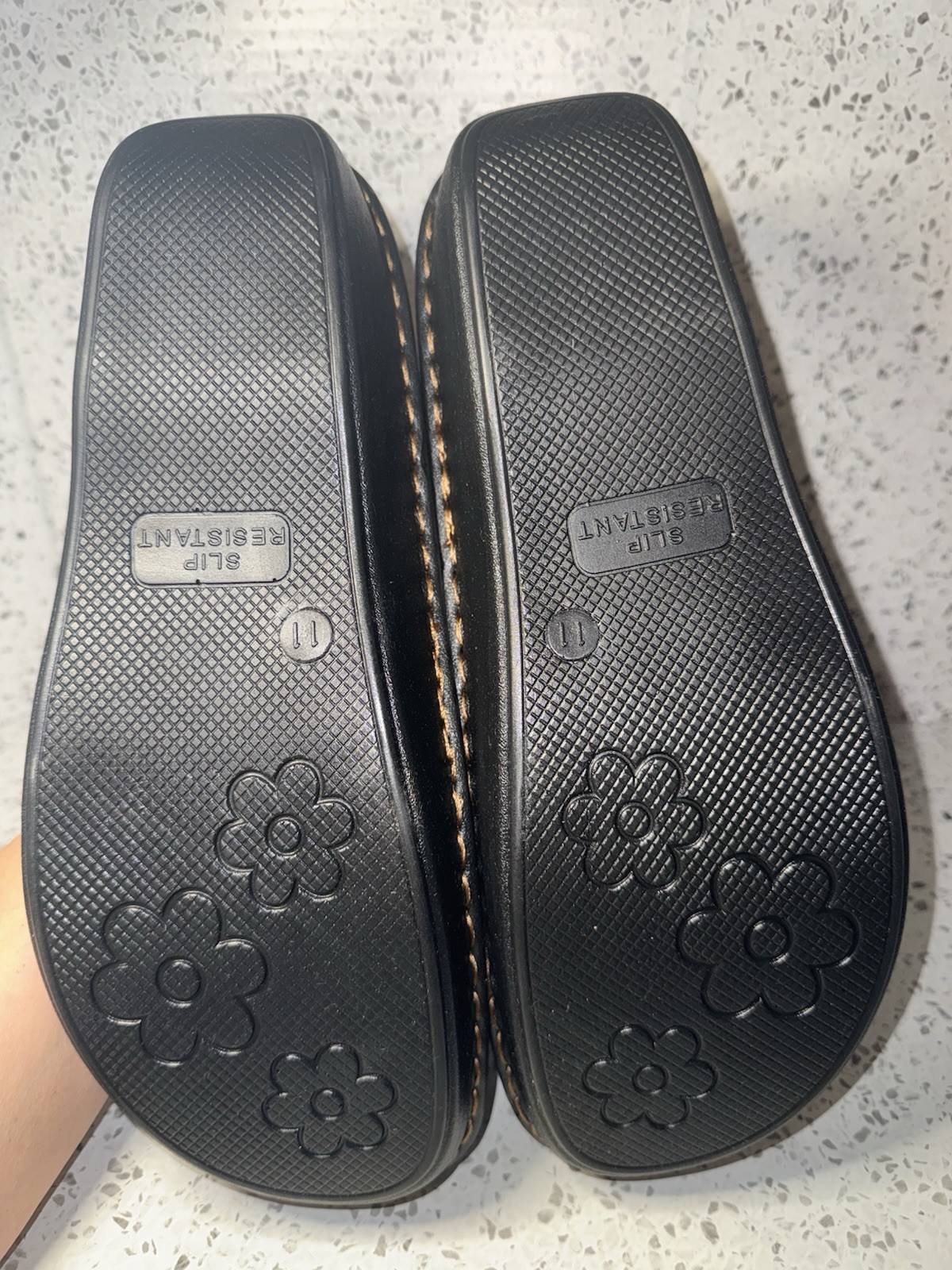 SAVVY Ducky Slip-On Slip Resistant Nursing Shoes Women Size 11 M Peacock