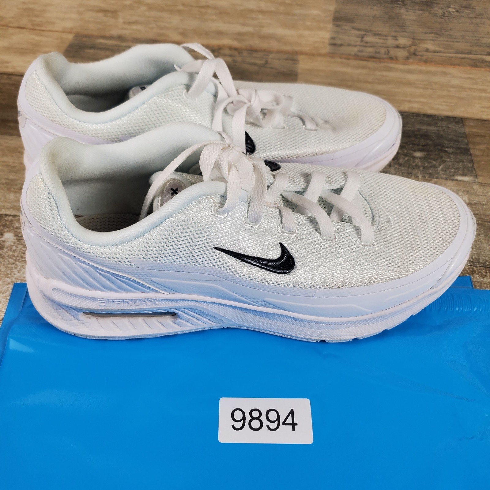 Nike Air Max Bia Womens Shoes Sz 9 White Mesh Comfort Lace Up Round Toe Sneakers