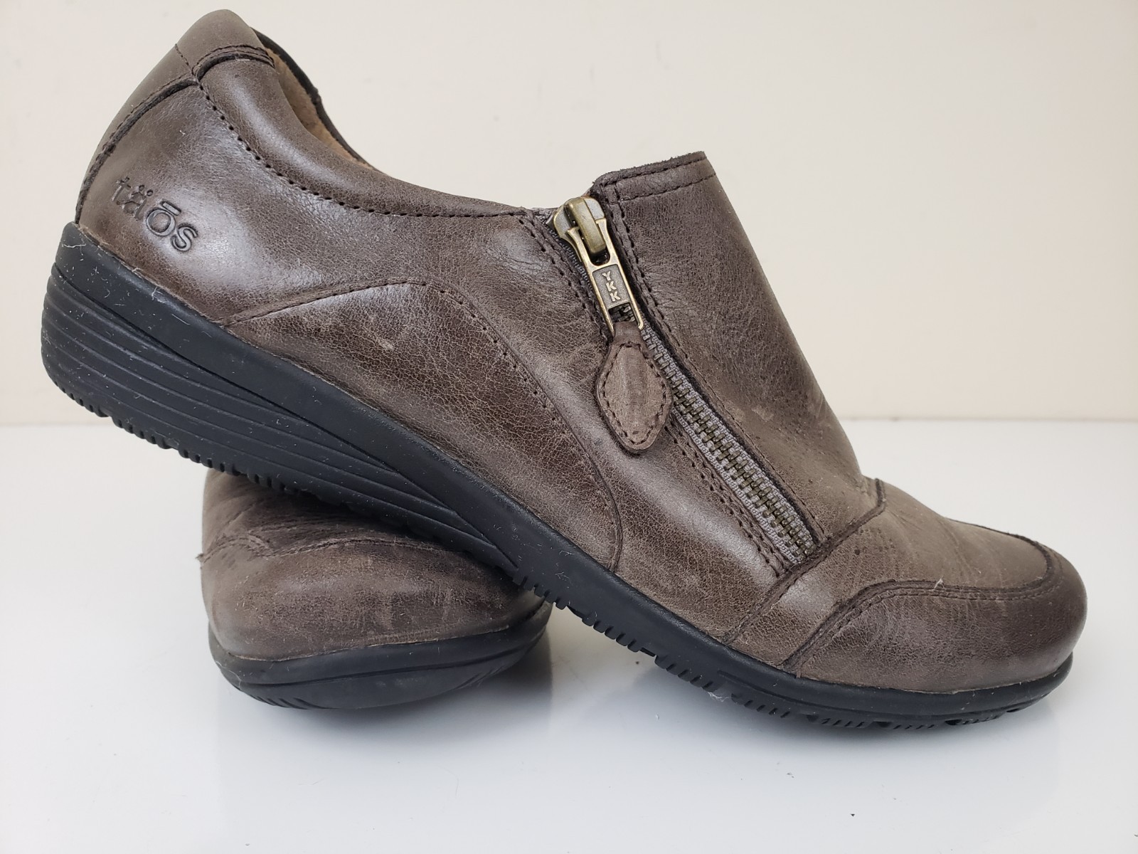 Taos Womens Character Womens Shoes Size 8.5 Steel Distressed Leather Bohemian