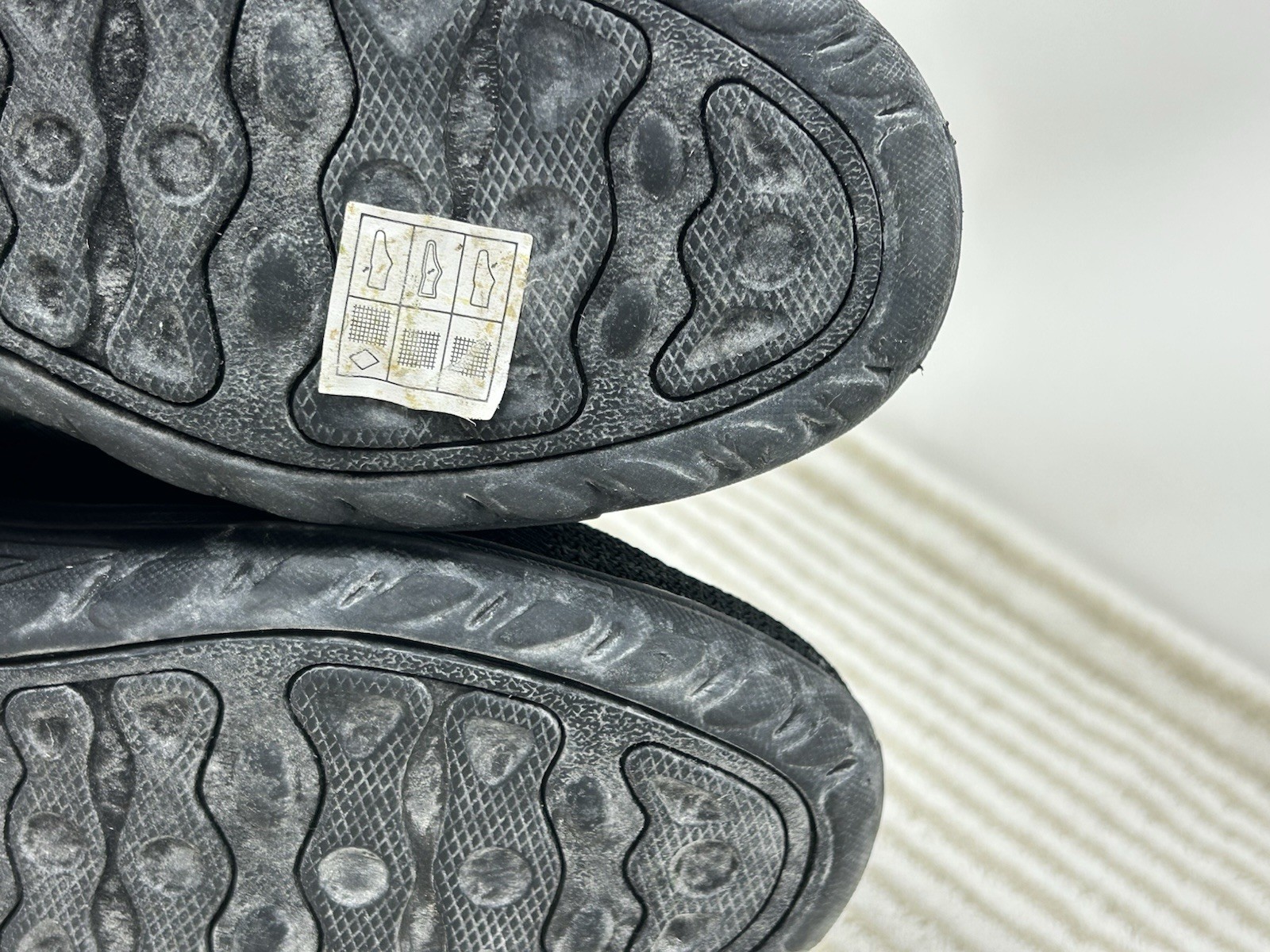 Skechers Womens Size 8.5 Black Mesh Classic Fit Air Cooled Slip On Shoes