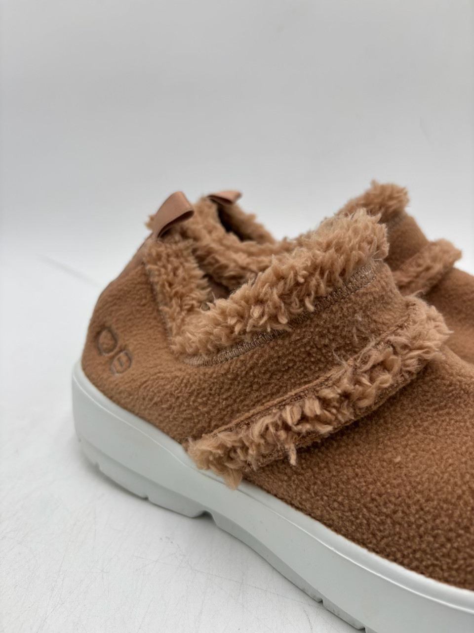 Oofos OOCOOZIE LOW Women’s NEW Low Shoe White/Chestnut Multiple Sizes