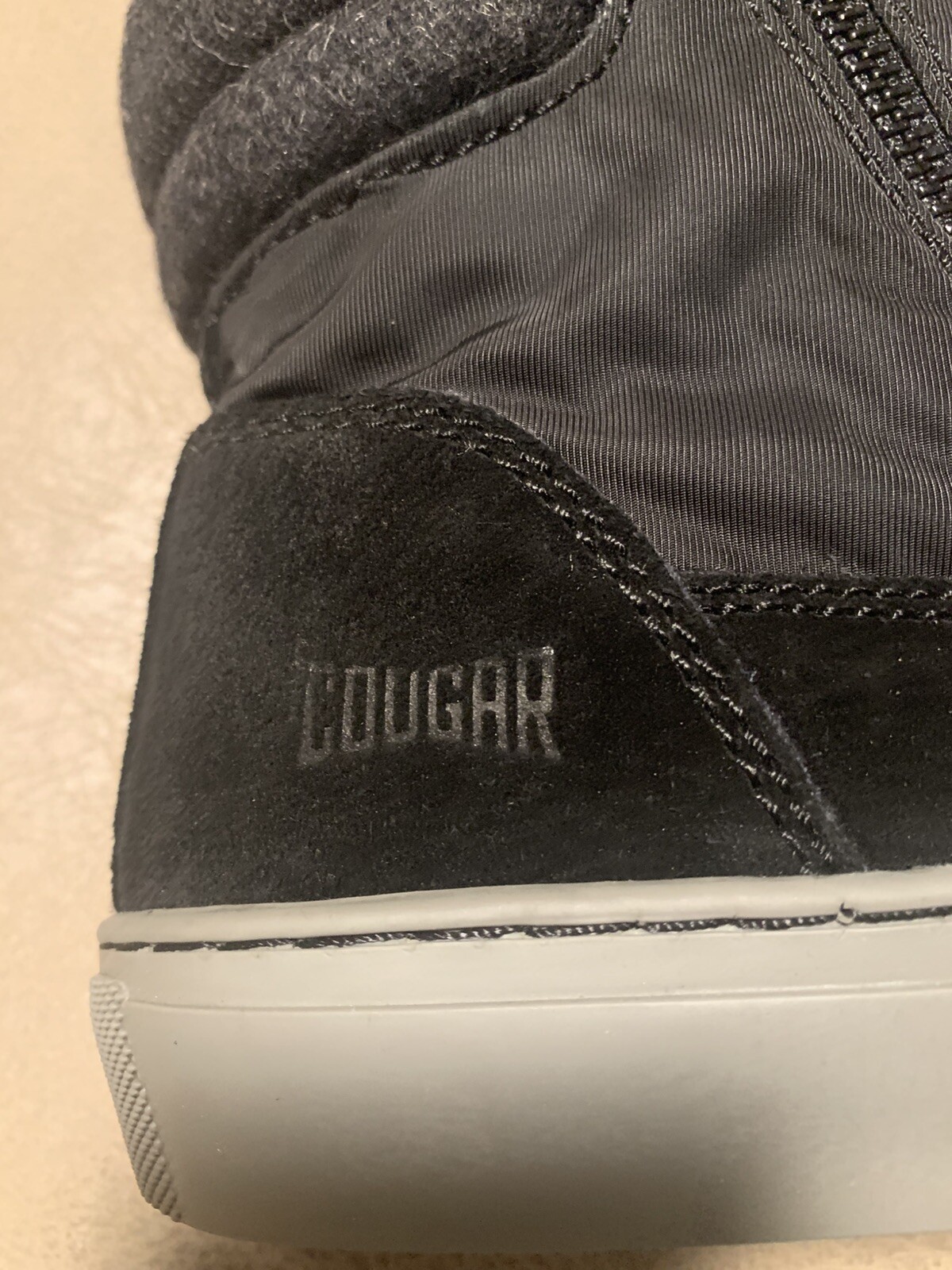 Cougar Waterproof High Top Sneaker w/ Faux Sherling Trim NWOB Women’s Size 8