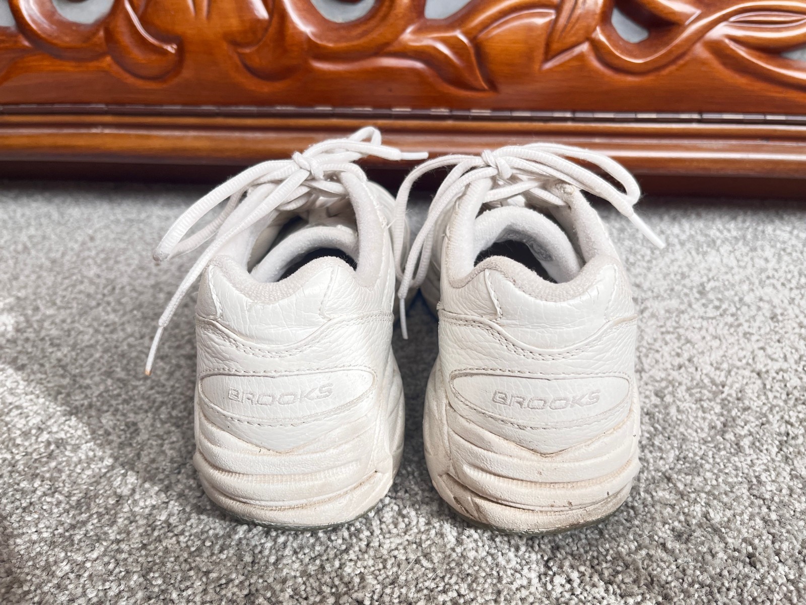 White Brooks Linear Platform Running Walker Womens Shoes Sneakers Gym Size 7.5