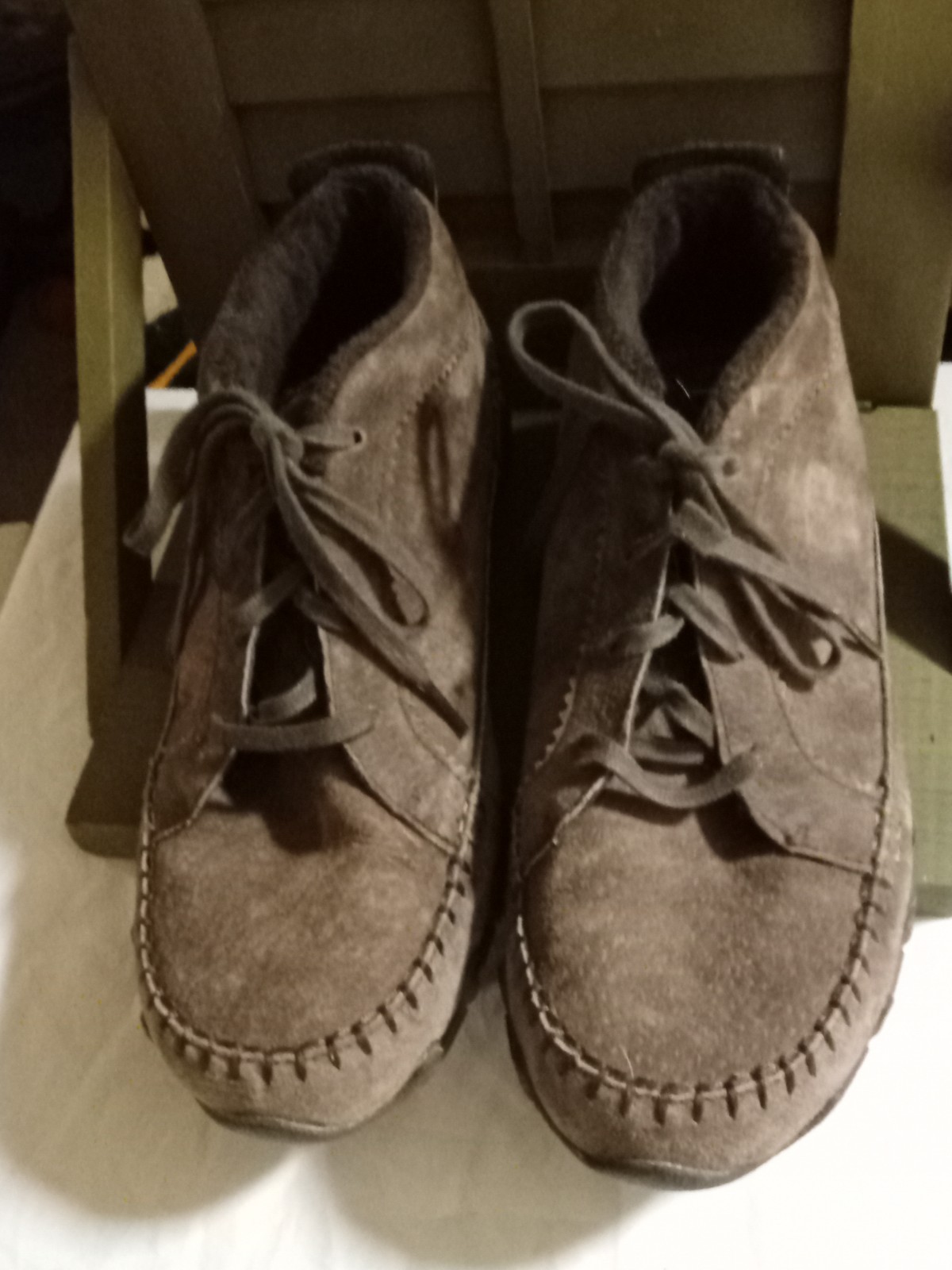 Women’s Size 8 Brown Suede Walking Shoes