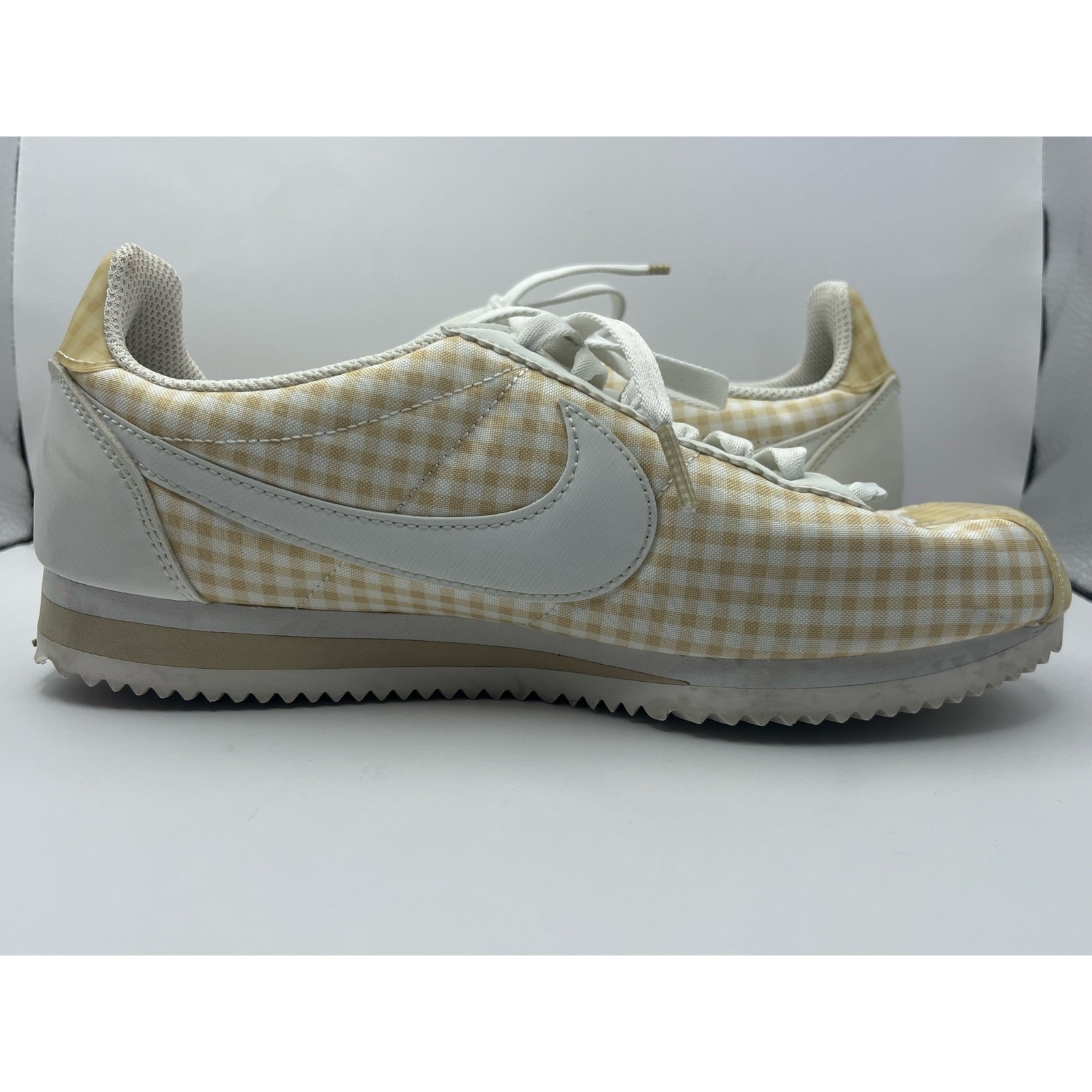 Nike Classic Cortez QS Summit White Yellow Women’s Size 8 USED