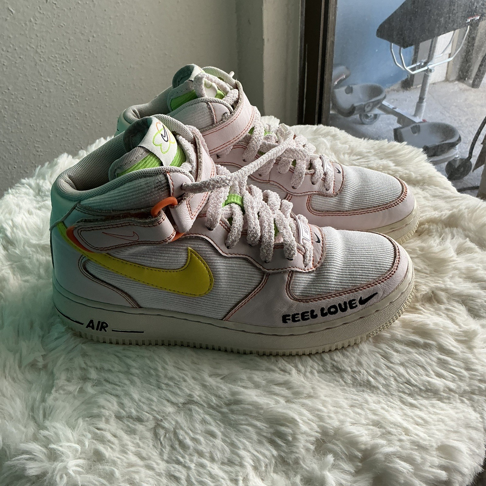 Women’s Nike AirForce 1 Mid ’07 Feel Love Opt Yellow Sneakers Size 7.5