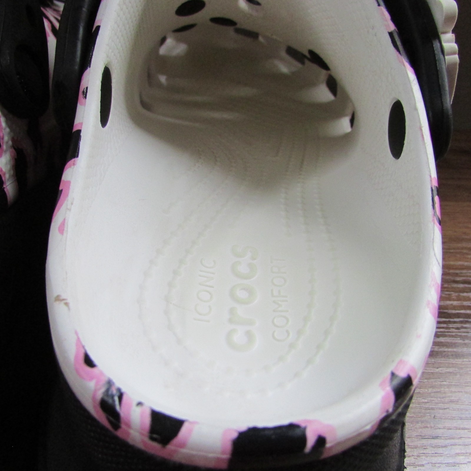 CROCS Ron English Party Animals Bae Limited Edt platform leopard/jibbitz clogs 9